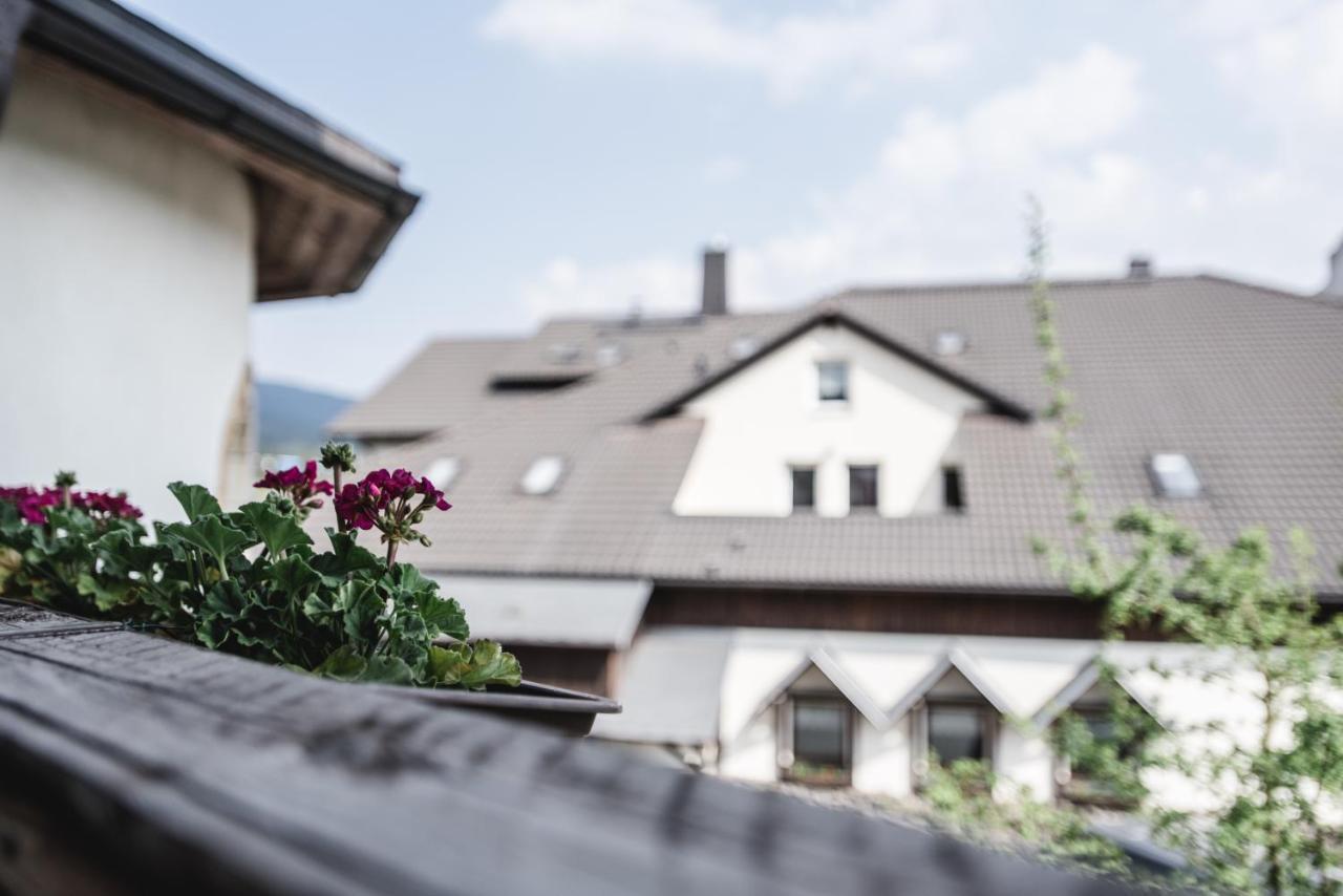 Toschis Station-Motel-Wirtshaus-An Der Autobahn-Bowling Zella-Mehlis Eksteriør billede